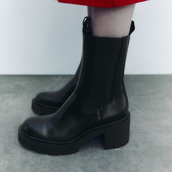 ZARA Heeled Ankle Chelsea Boots - Picture 1 of 7